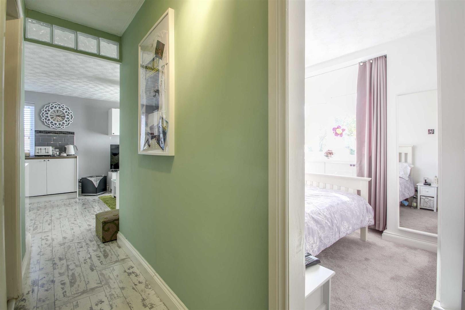 Tenterden Crescent, Kents Hill, Milton Keynes